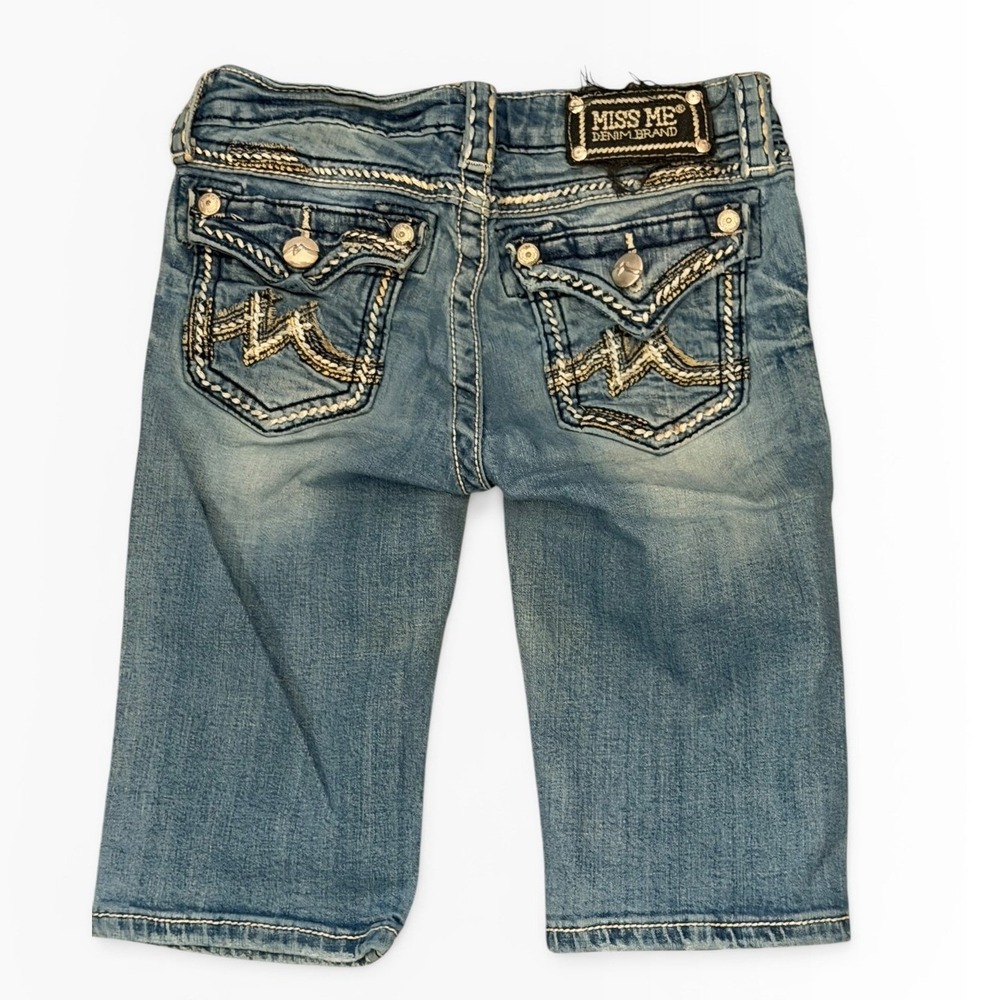 Miss Me Girls Bermuda Denim Shorts Medium Wash Distressed Flap Pocket Size 14/24